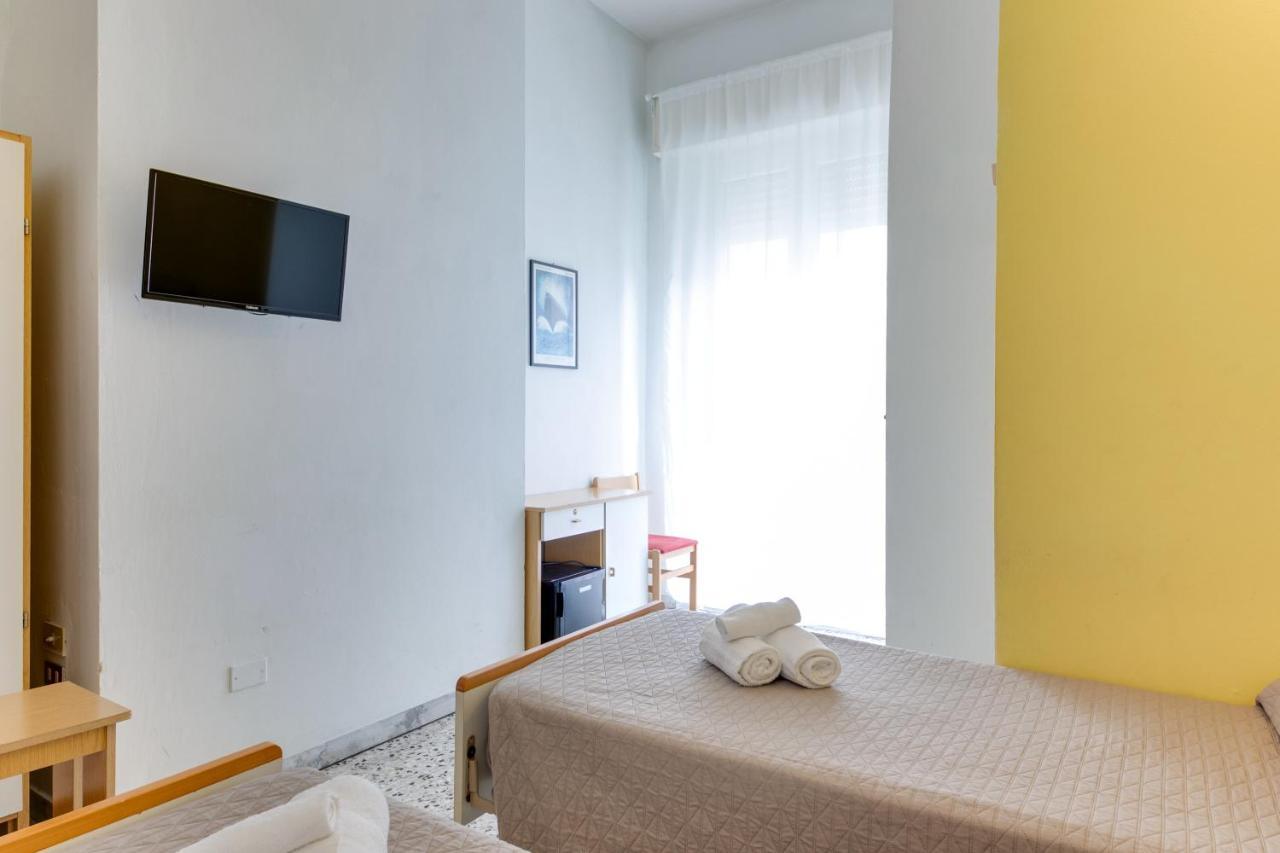 Hotel Villa Merope リミニ エクステリア 写真