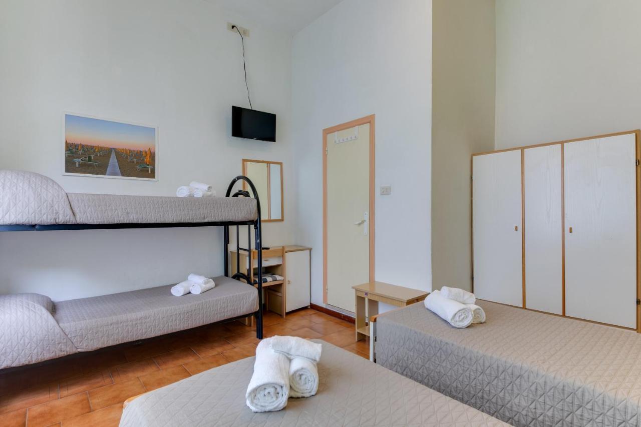 Hotel Villa Merope リミニ エクステリア 写真