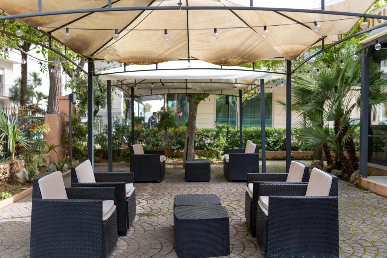 Hotel Villa Merope リミニ エクステリア 写真