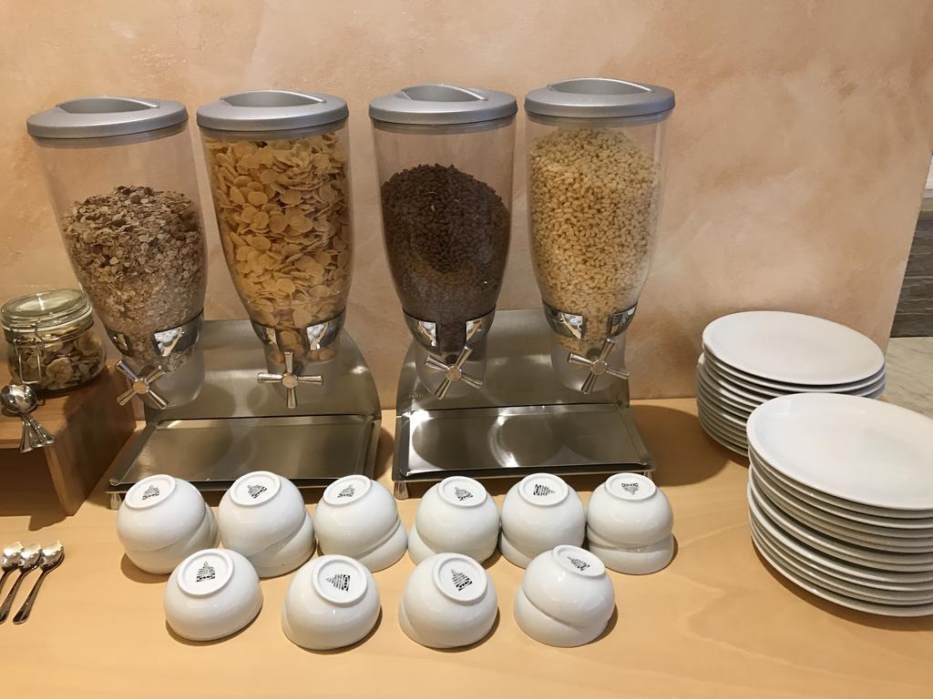 Hotel Villa Merope リミニ エクステリア 写真
