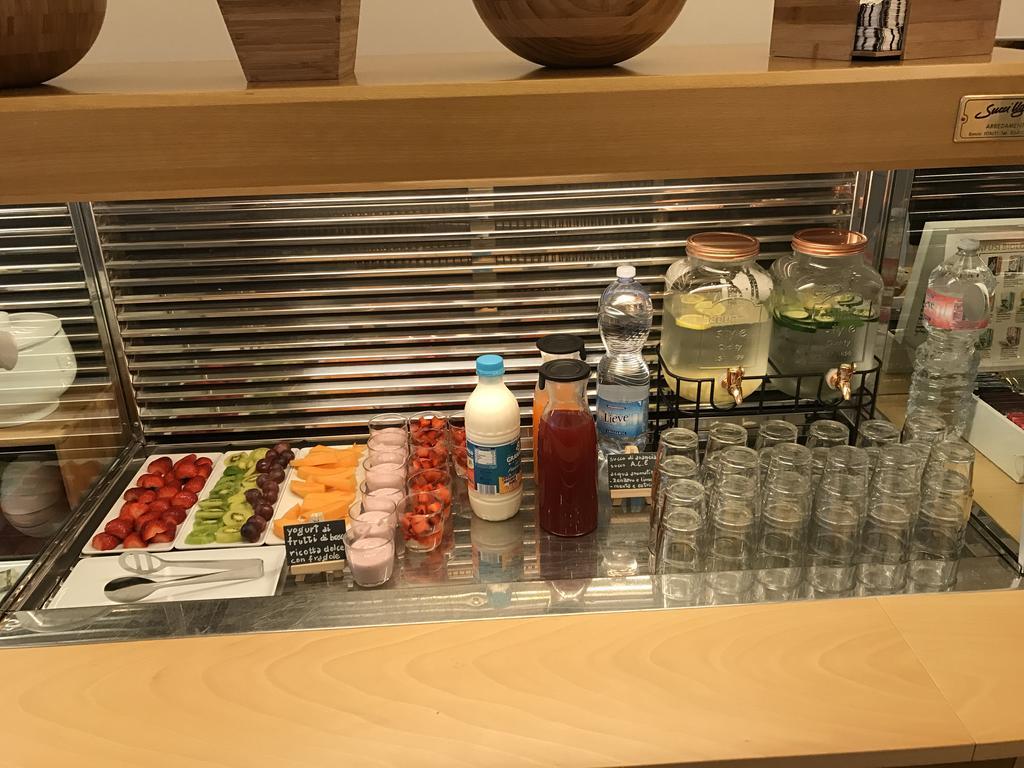 Hotel Villa Merope リミニ エクステリア 写真